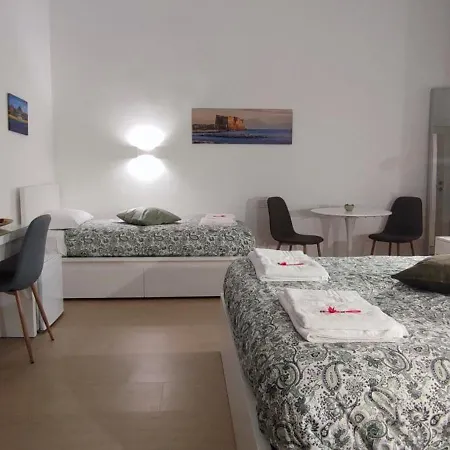 Dimora Aquila Habitación en casa particular